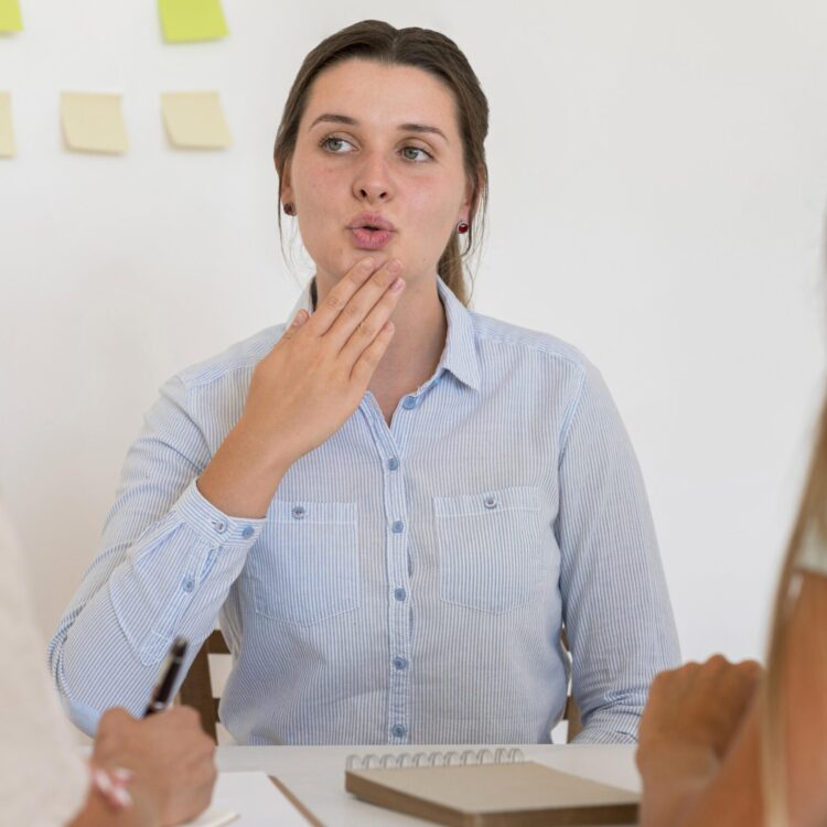 Uluslararası İşaret Dili ve Eğitimi Sertifikası