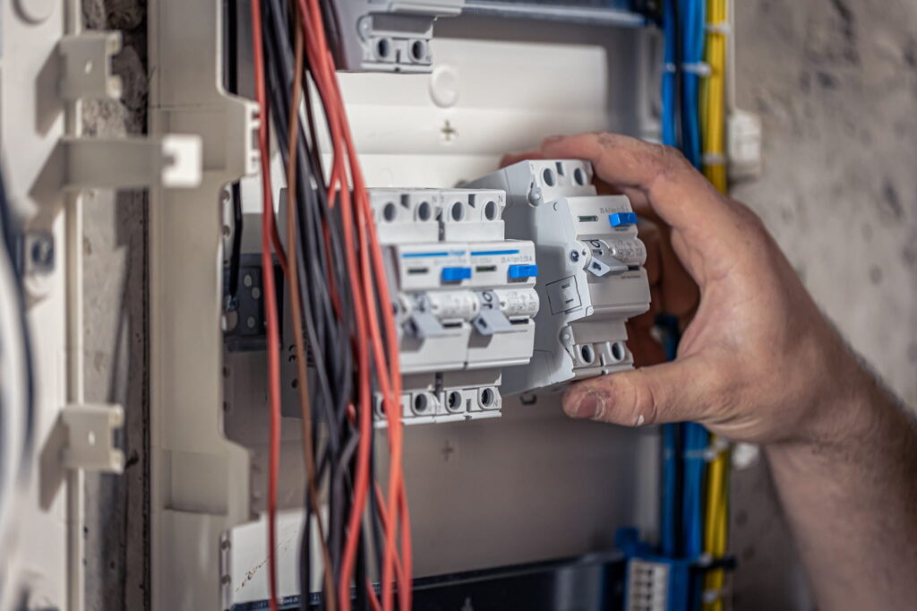 Elektrik Tesisat Ve Pano Montörlüğü Eğitimi