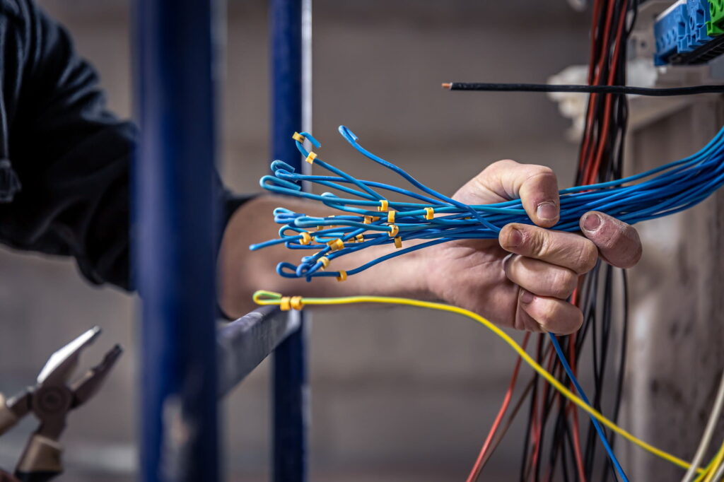 Elektrik Tesisat Ve Pano Montörlüğü Eğitimi