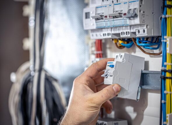 Elektrik Tesisat Ve Pano Montörlüğü Eğitimi