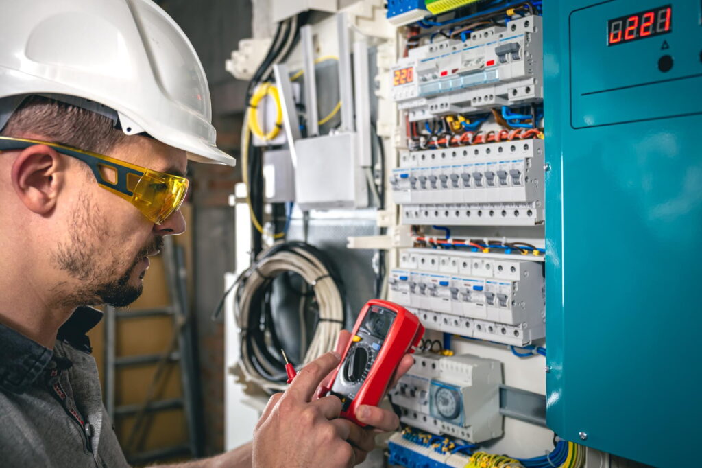 Elektrik Tesisat Ve Pano Montörlüğü Eğitimi