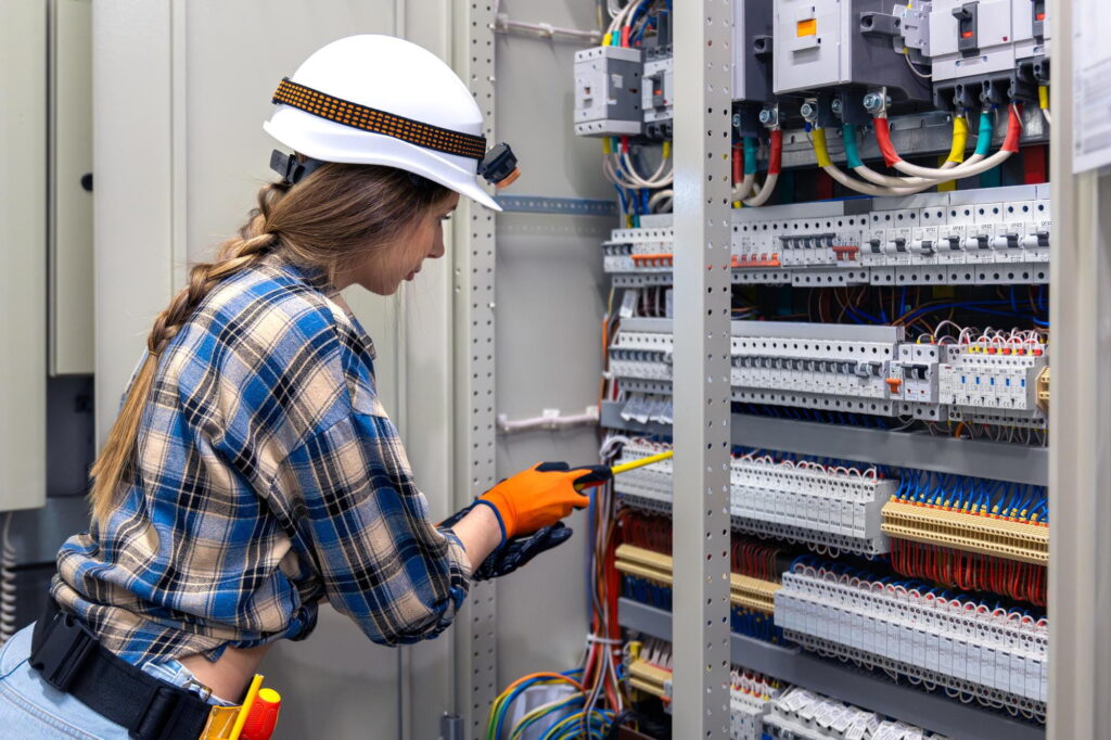 Elektrik Tesisat Ve Pano Montörlüğü Eğitimi