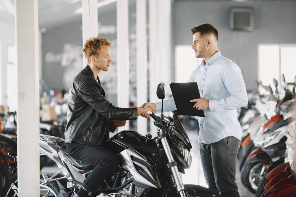 Motorlu Kara Taşıtları Alım Satım Sorumlusu Ne İş Yapar